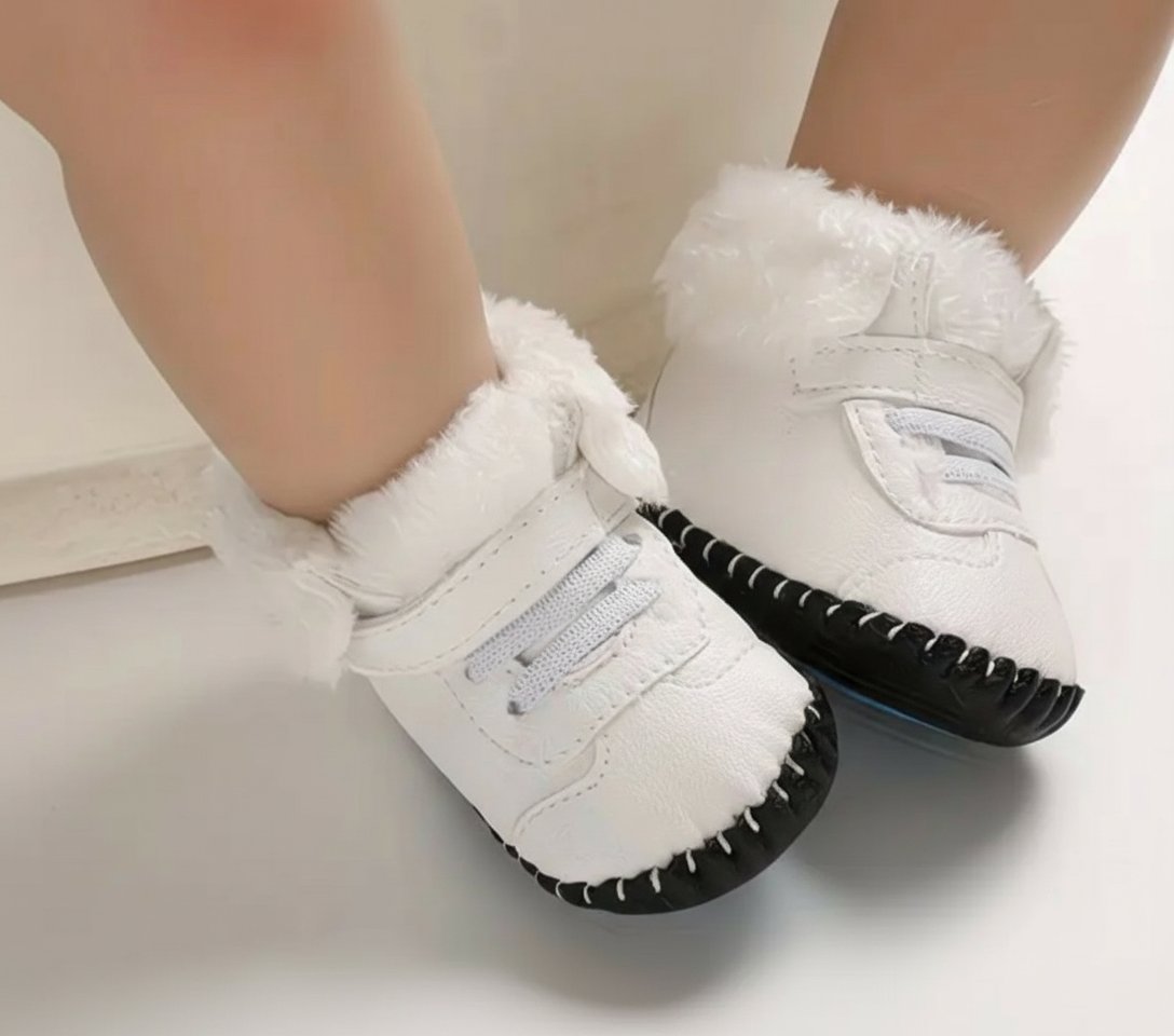 Chaussures bébé neuf taille 18.5