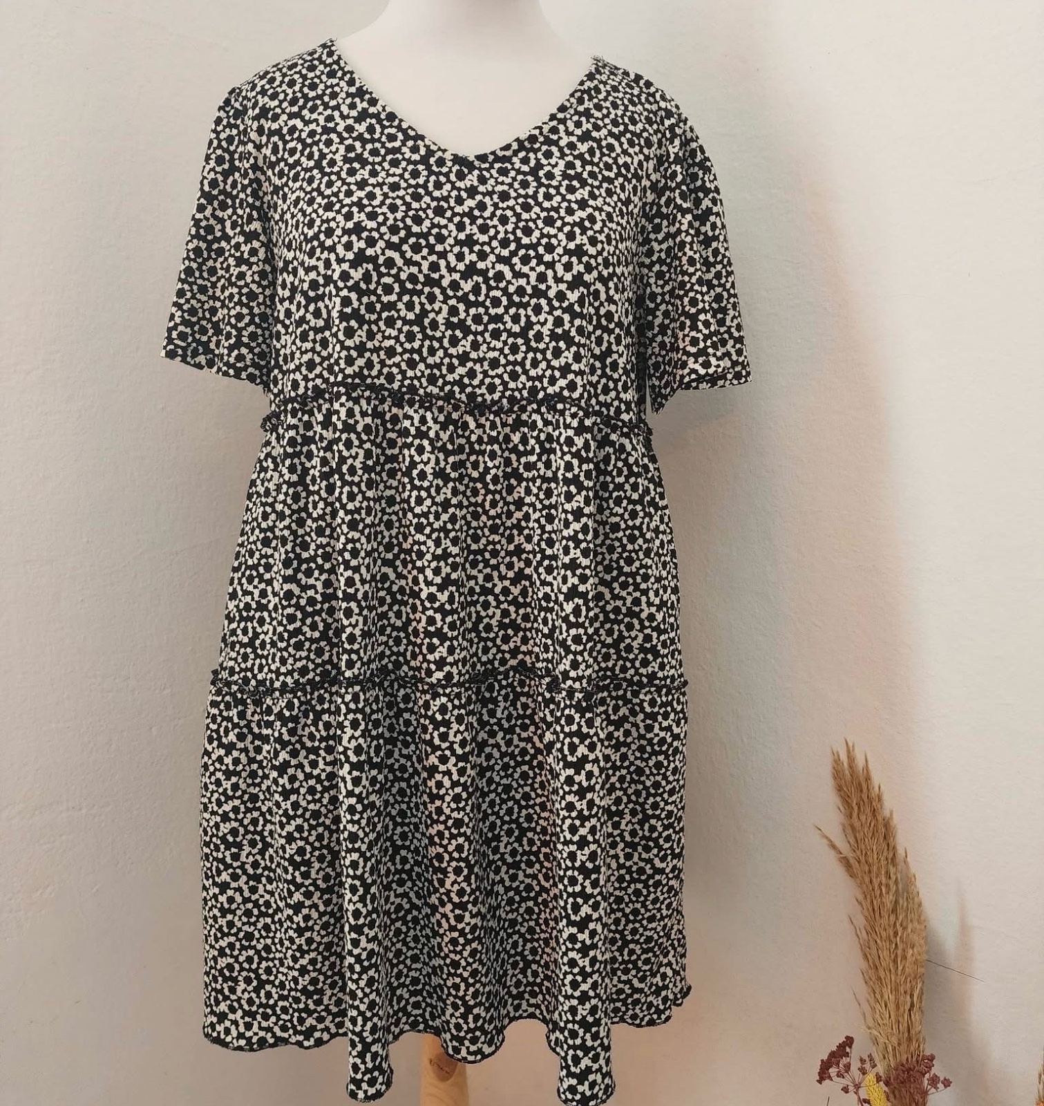 Robe noire et blanche