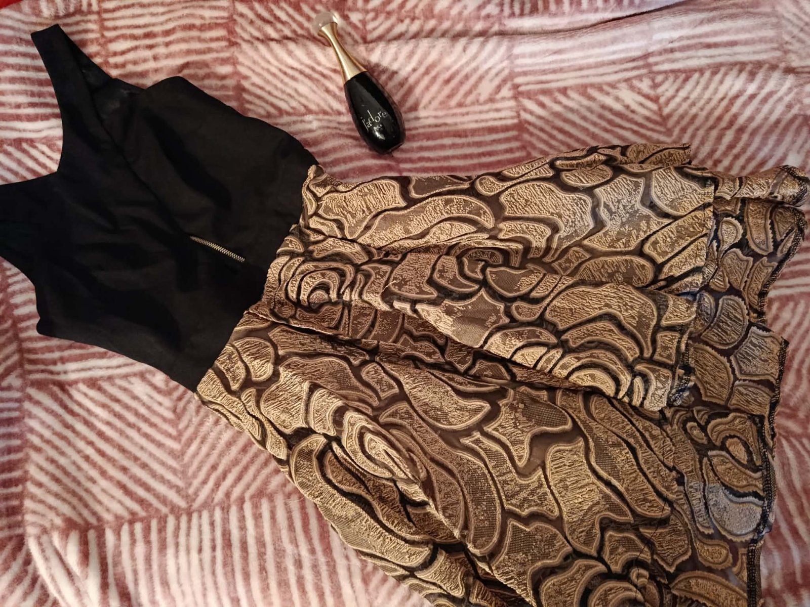 Femmes → Robes → Robe soirée / chic ‎Taille : ‎M (convient 34-36)