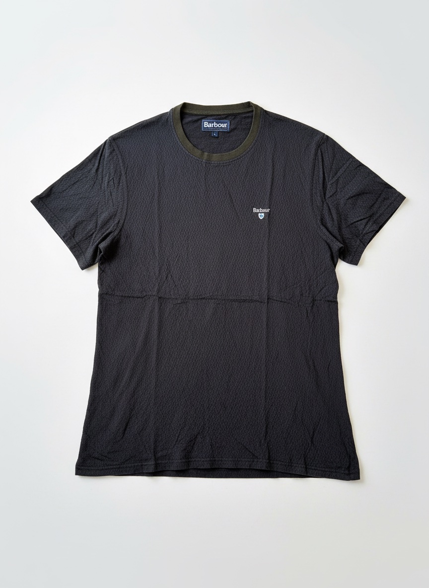 Barbour Men’s Textured Geometric Pattern Short Sleeve T-Shirt.  Size M