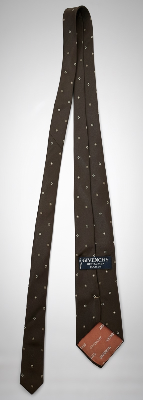 GIVENCHY