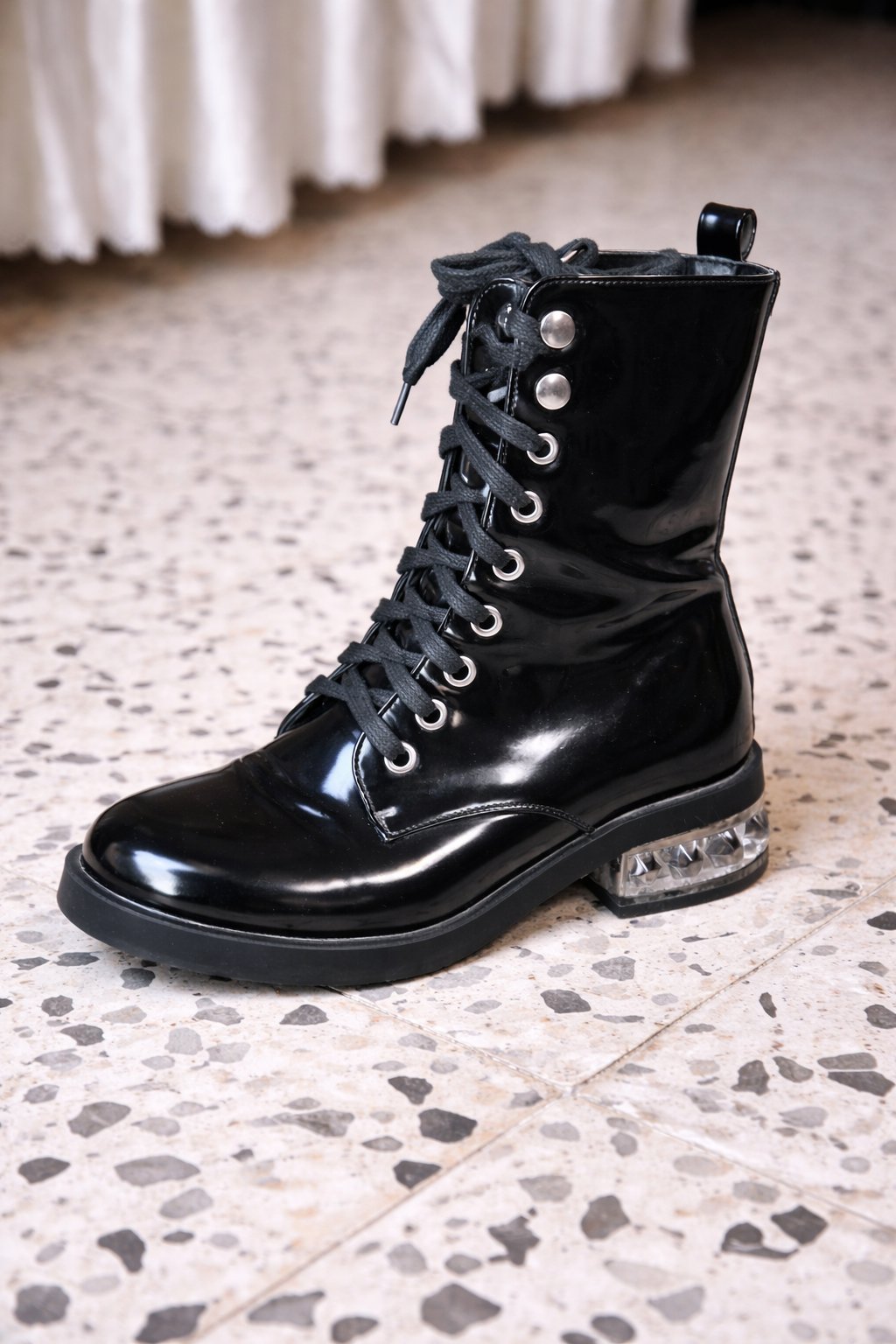 Bottines noires vernies
