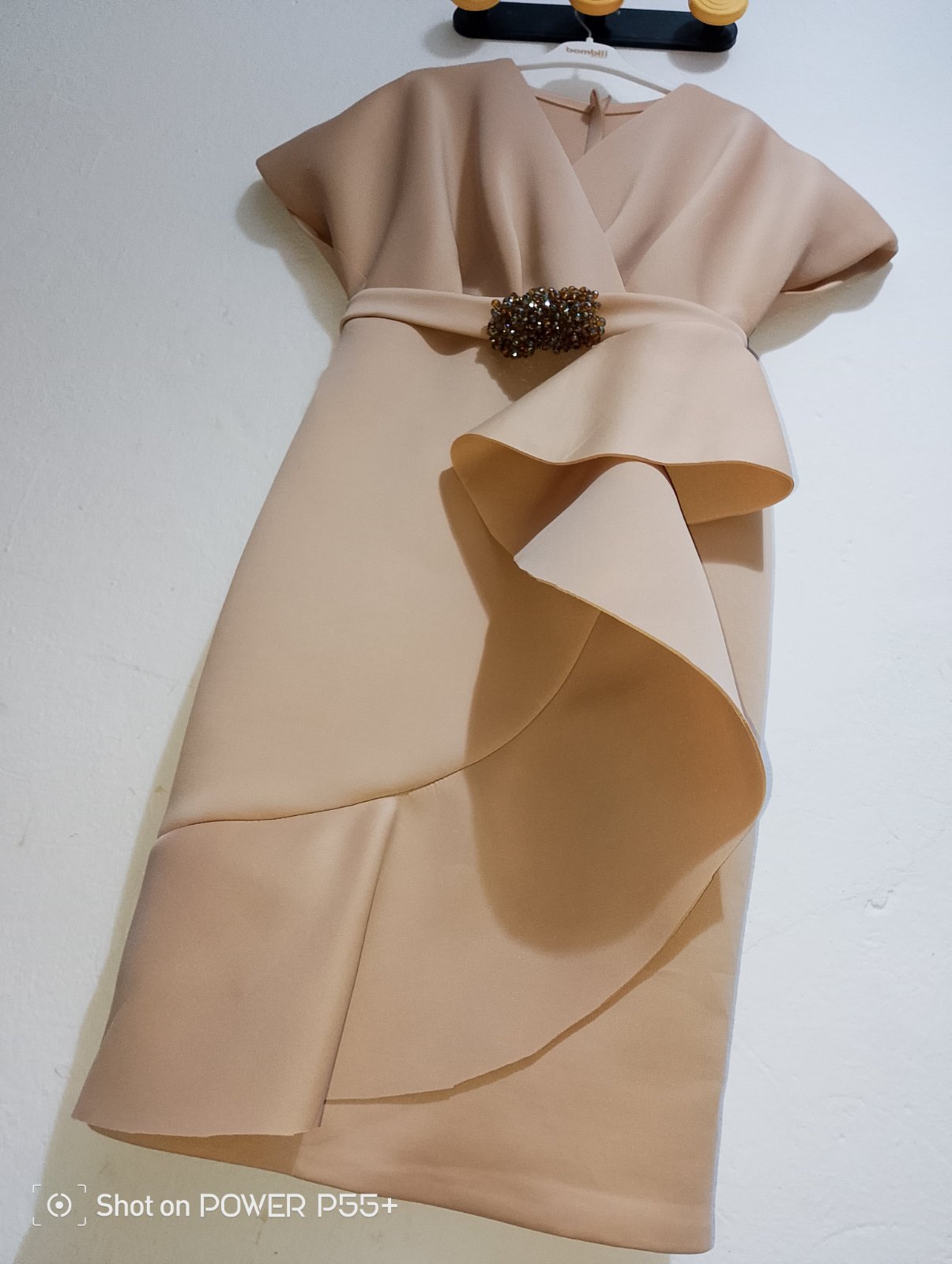 ✨ Robe soirée chic nude jamais portée – effet luxe ✨