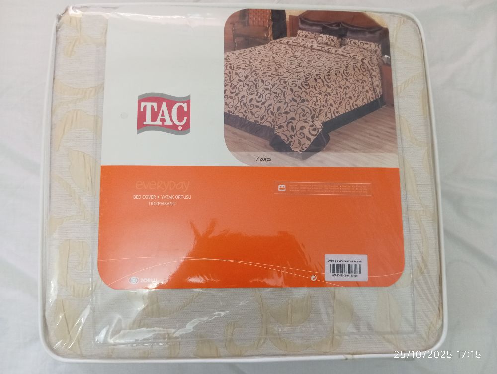 Couvre lit TAC  250*240 cm