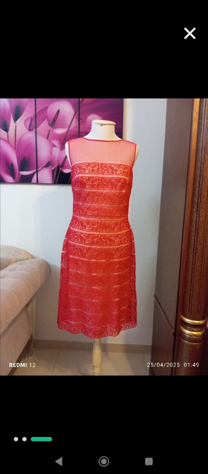 Une robe rouge 