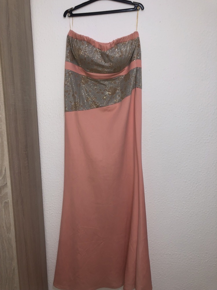 robe soiree rose avec deux bondes en argen