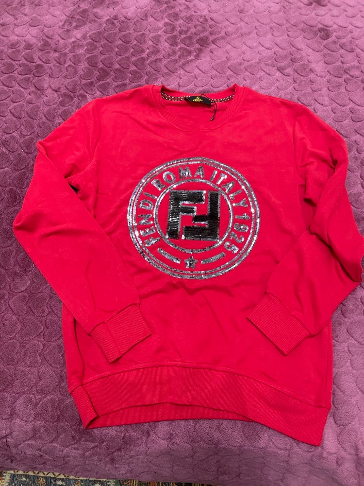 pule rouge fendi