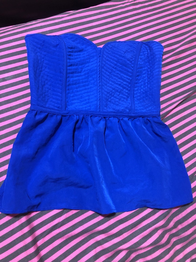 bustier en bleu electique