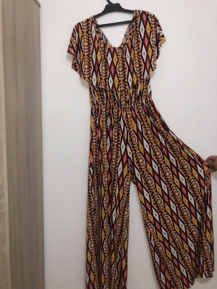  combinison pantalon large rouge et jaune et blanc