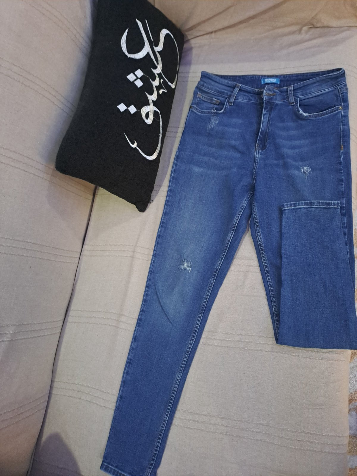 Pantalon jean tres peu portée 
