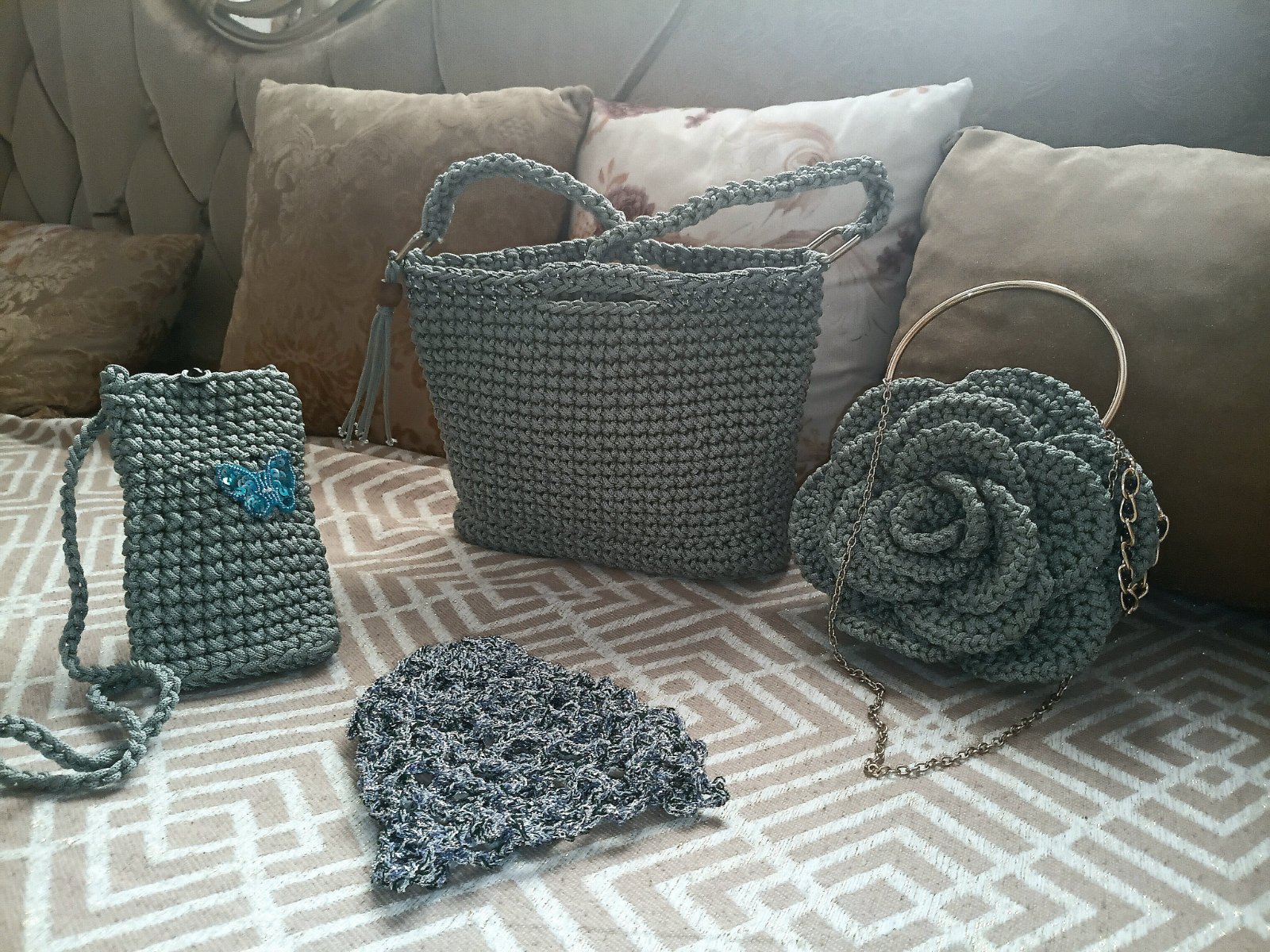 Des sacs à main 👜 packs : bonnet /sac à main 