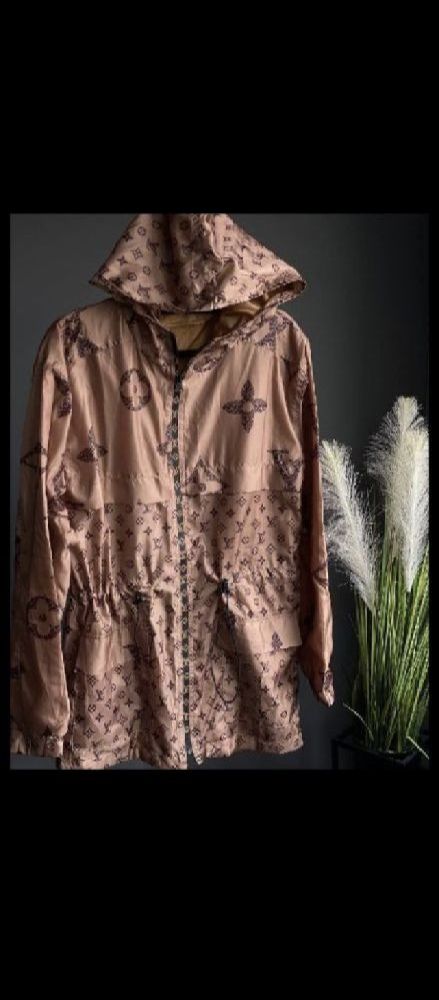 Trench coat 