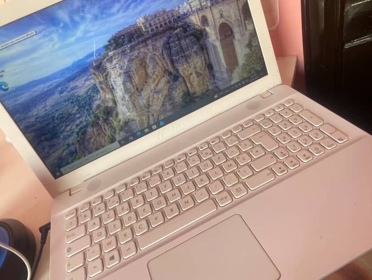 PC ASUS vivoBook