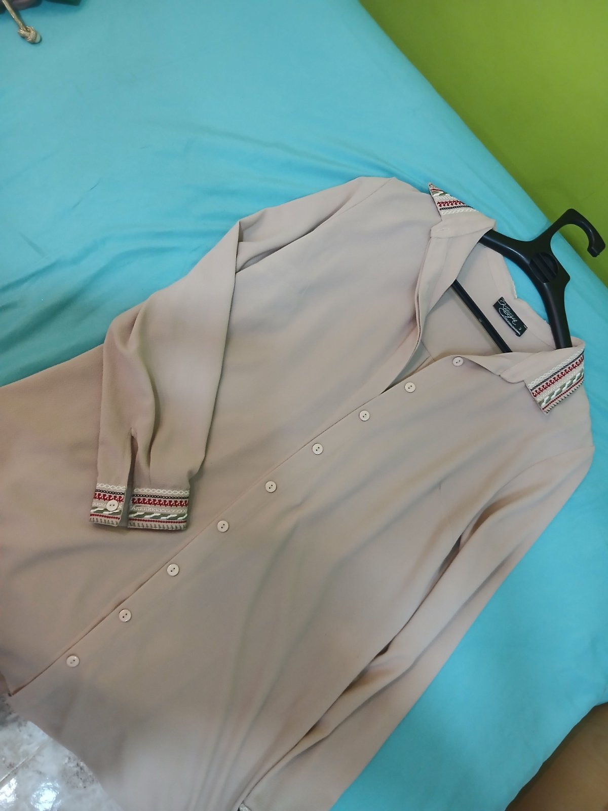 Chemise Beige avec Broderie