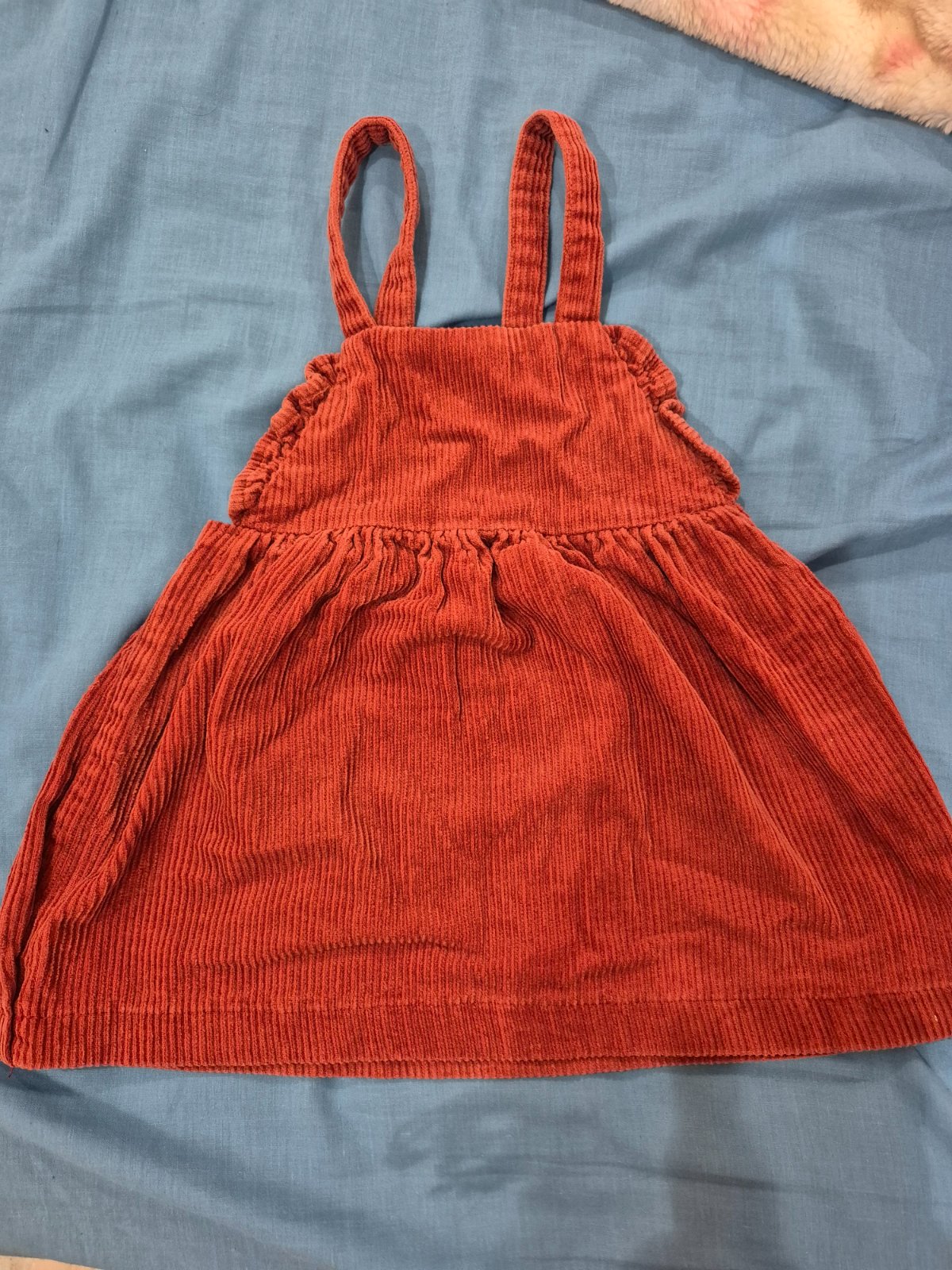 Jolie robe et pull kiabi