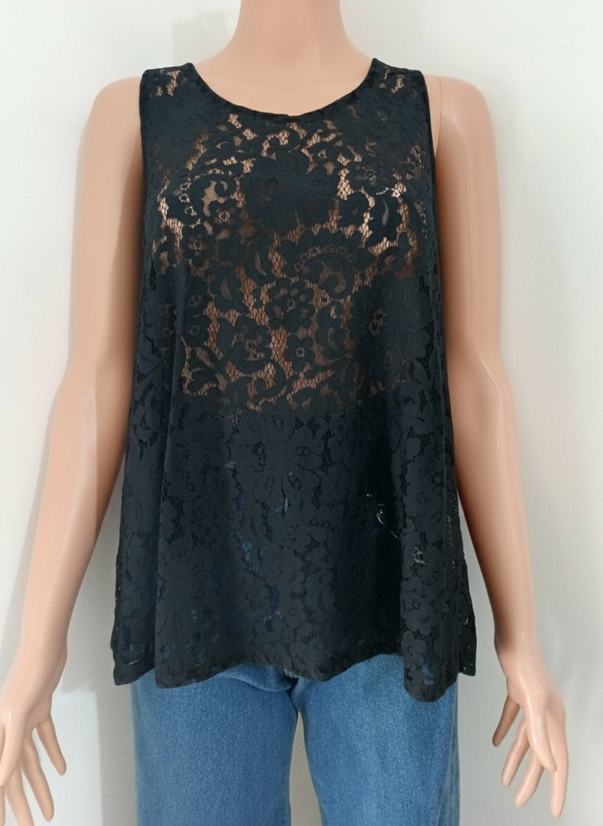 T-shirt noir femme , état neuf