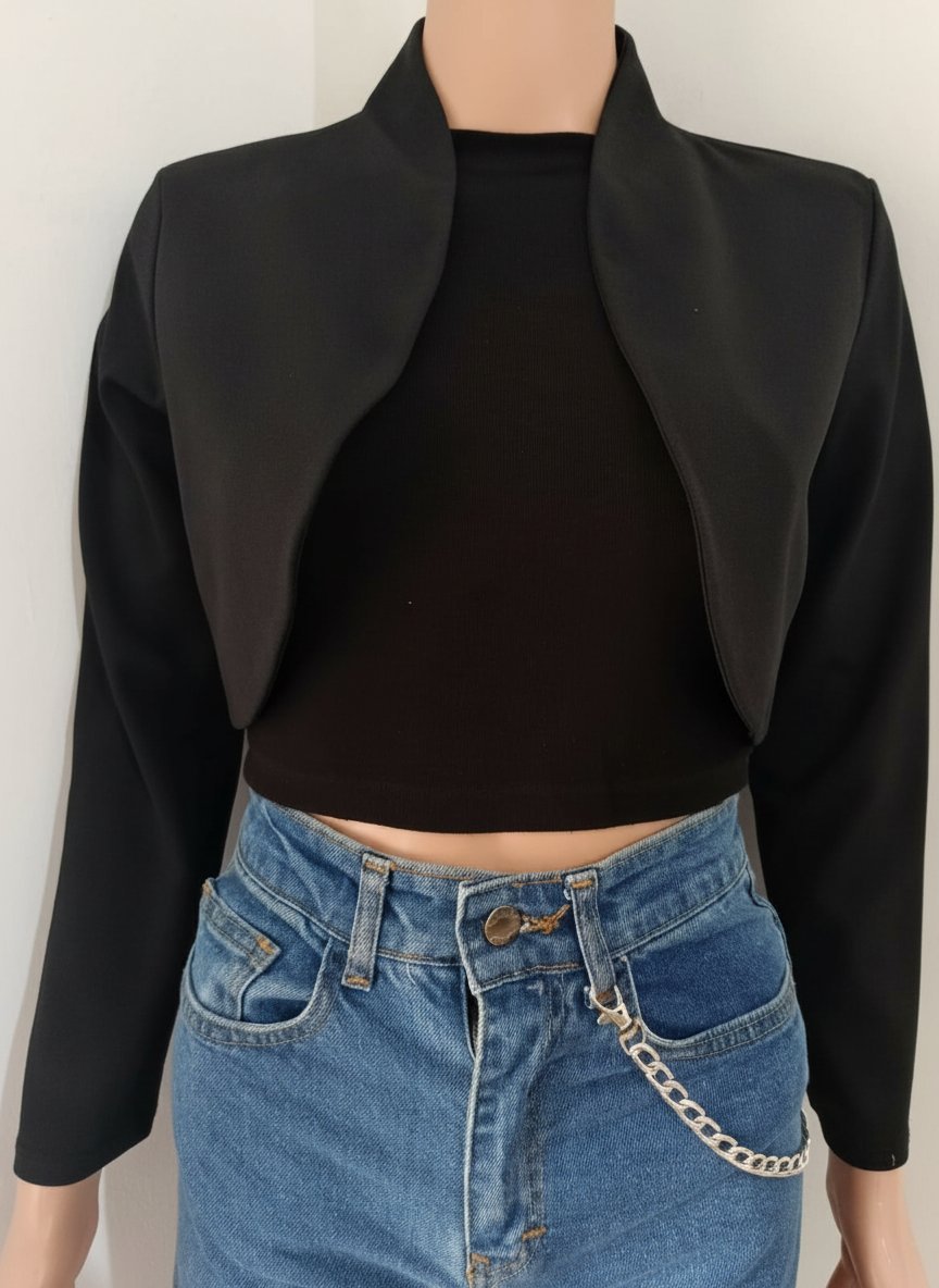 Veste courte noir femme , état neuf 