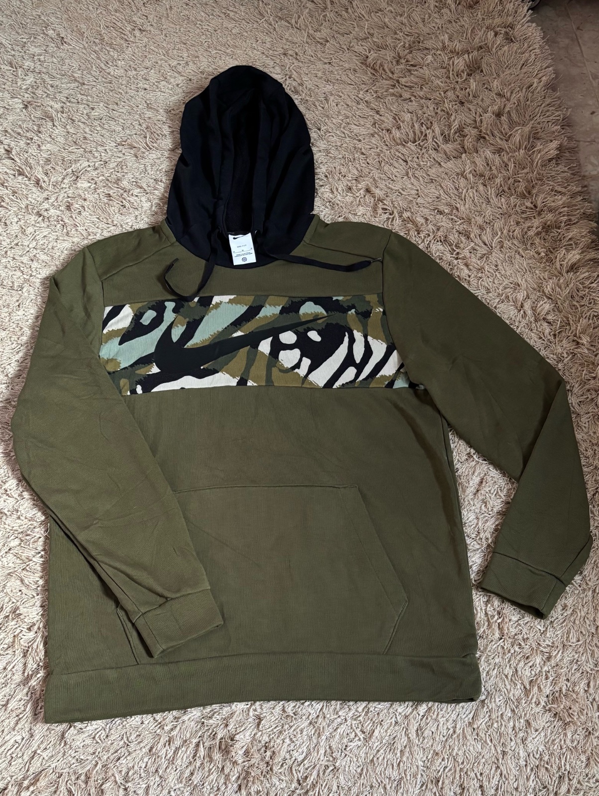 Sweat à capuche Nike Dri-FIT💚🪖🖤 pour homme 