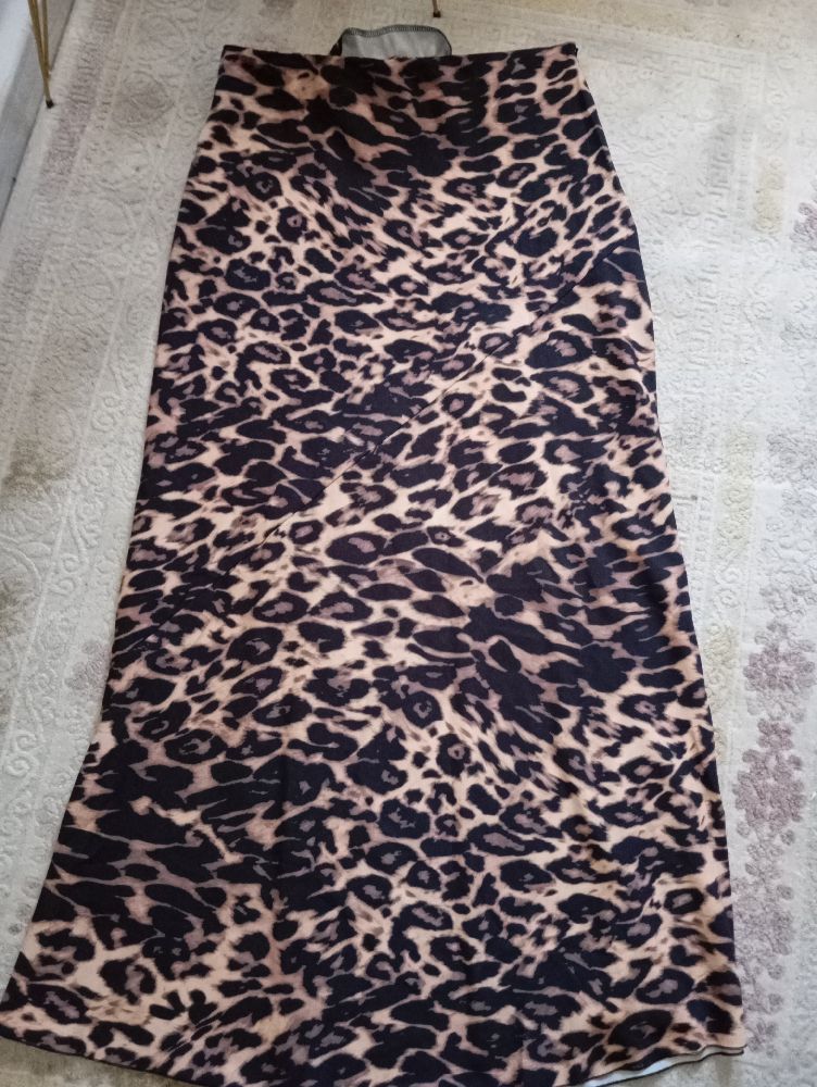 Jupe en satin tigre