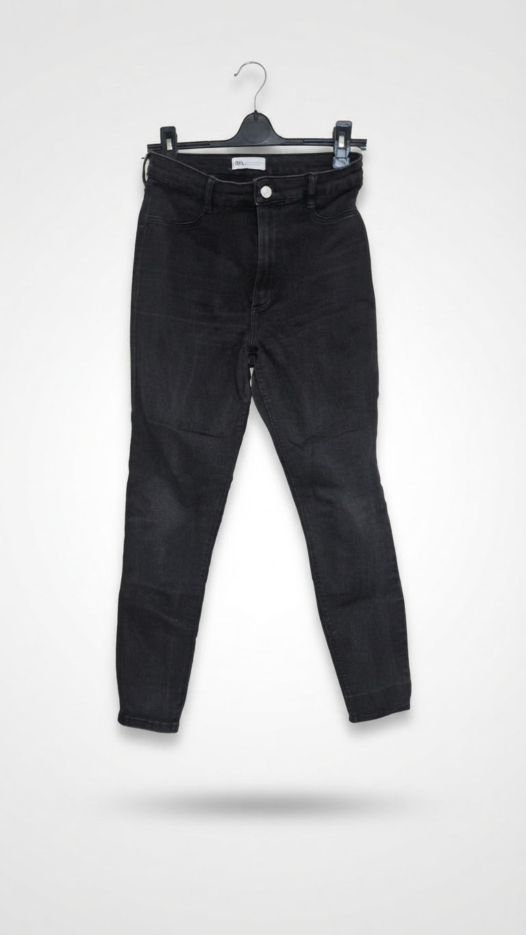 Pantalon zara ajusté noir 🥰🥰🥰🥰🥰🥰