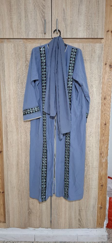 Jelbeb avec foulard 