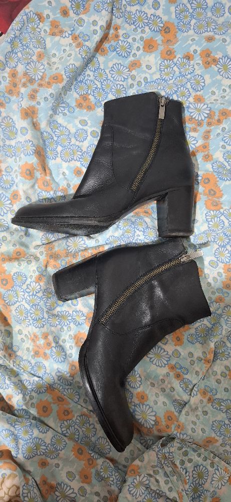 Bottines noir à talon 