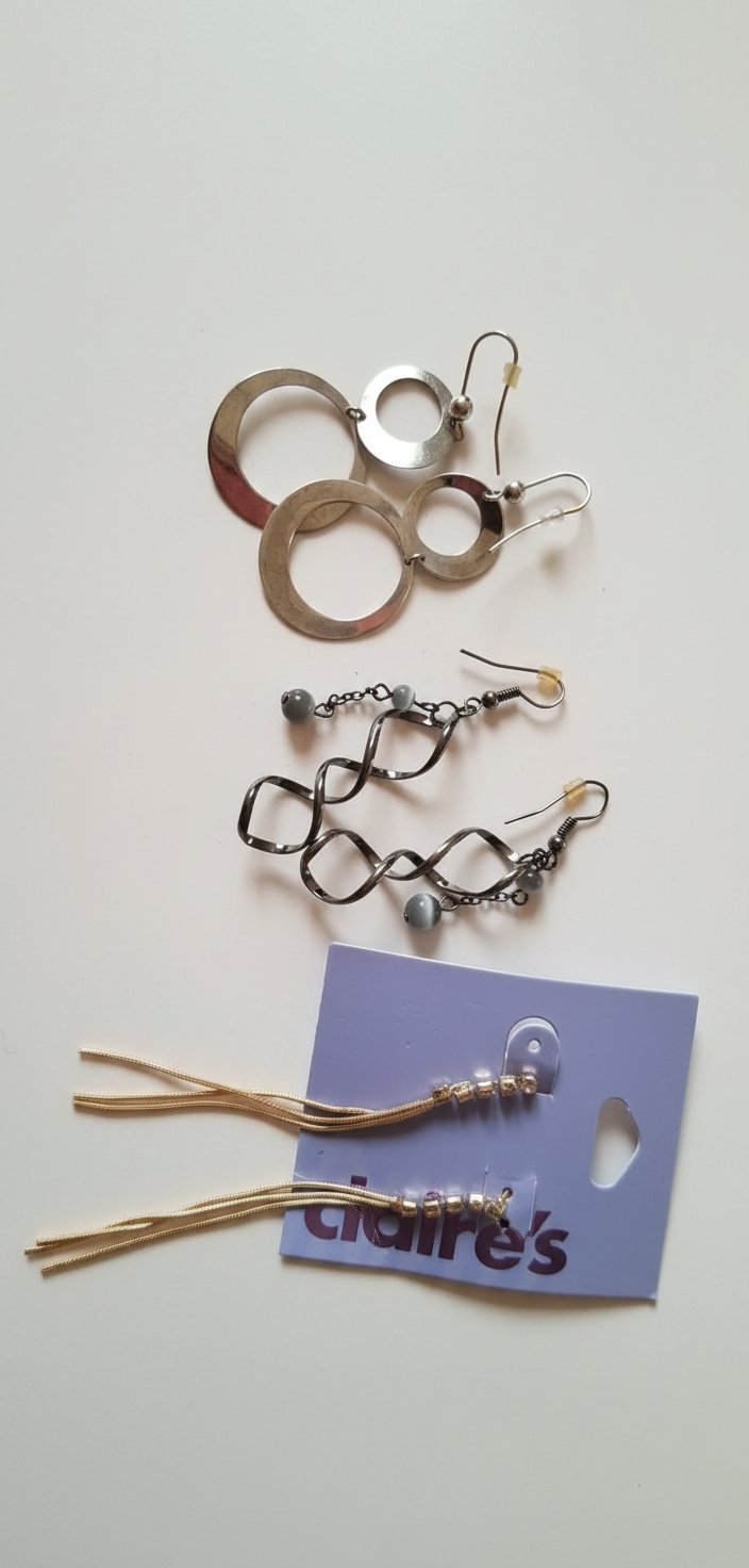 Trois boucle d’oreille 🥰🥰🥰🥰🥰🥰🥰
