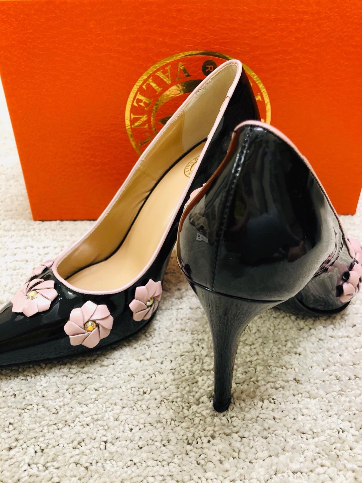 ✨ Escarpins noirs élégants à fleurs – Style Valentino ✨