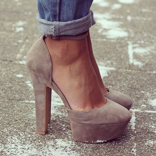 Chaussures à talons hauts grège 