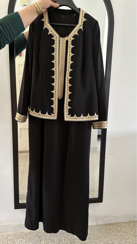 Ensemble sarrajine