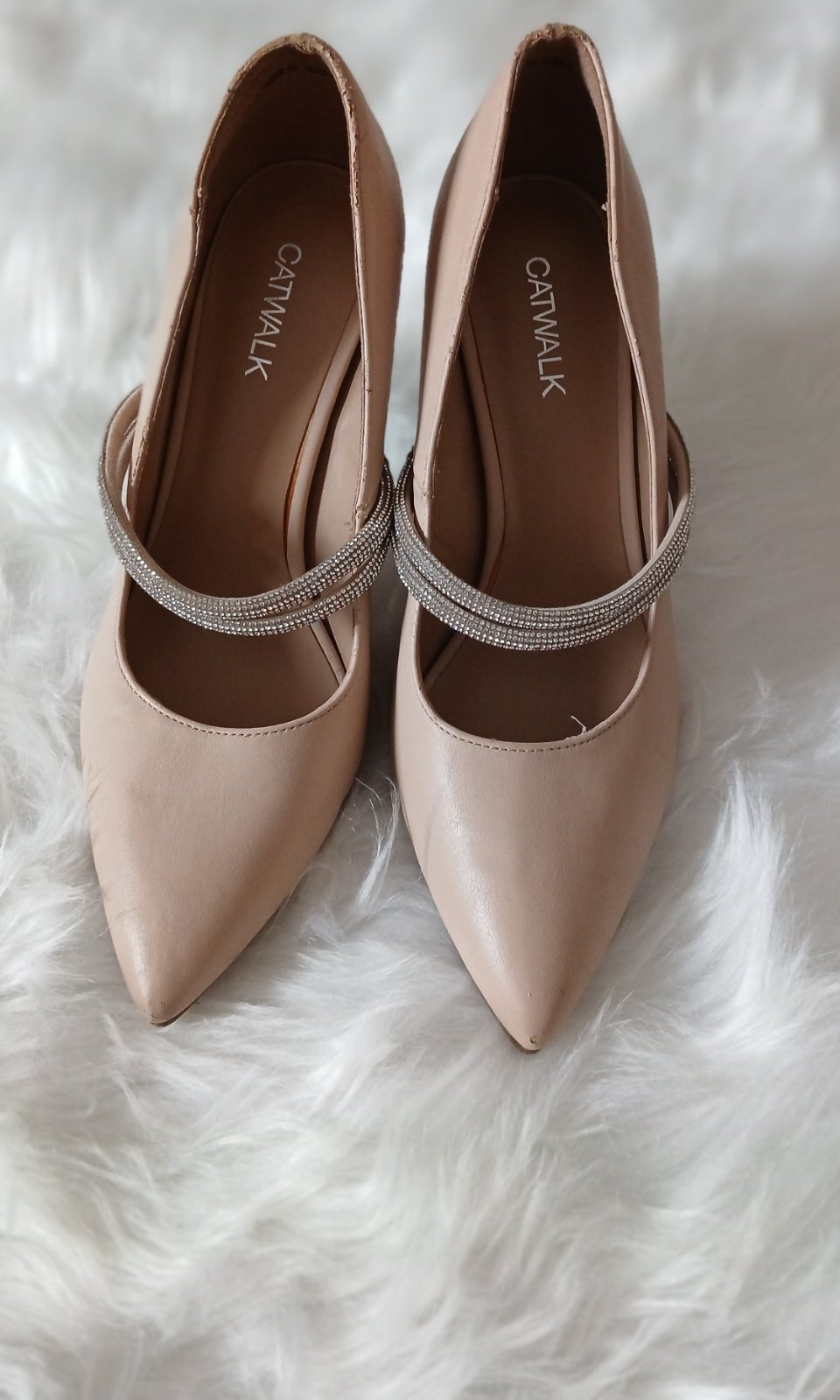 Escarpins talons peige,pointure 39,chic et soirée,de la marque catwalk