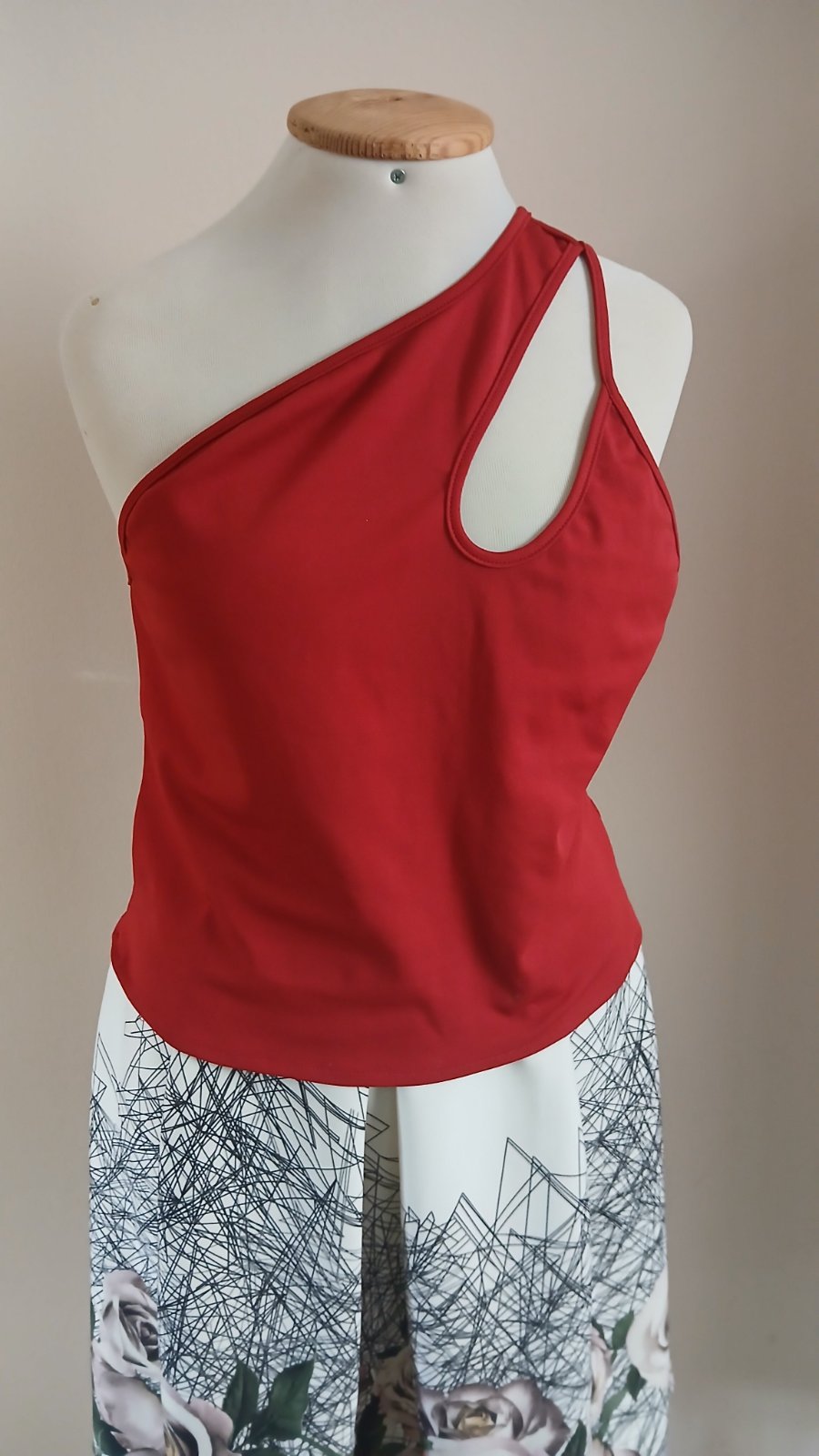 Pull bordeaux ,la taille 38,40 