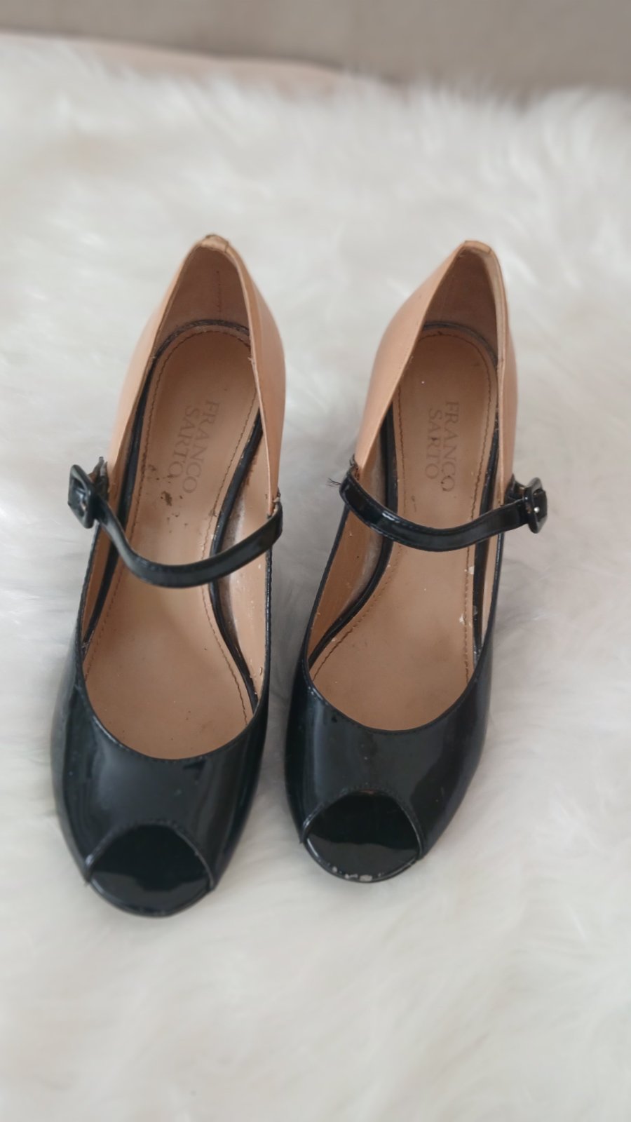 Escarpins chic, demi talon, couleur peige/noir, pointure 38_38.5