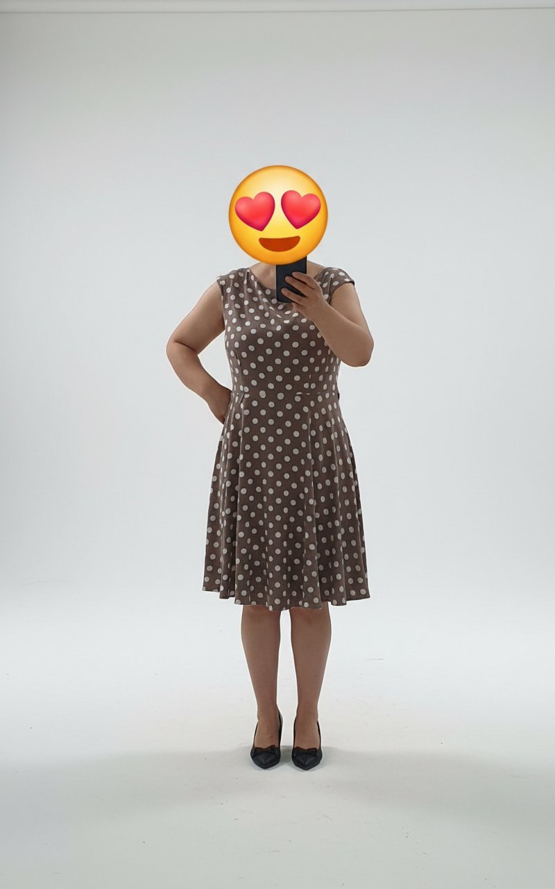 Robe tendance de la nouvelle collection d'été, la couleur peige avec des cercles blanche ,la taille 40,42 