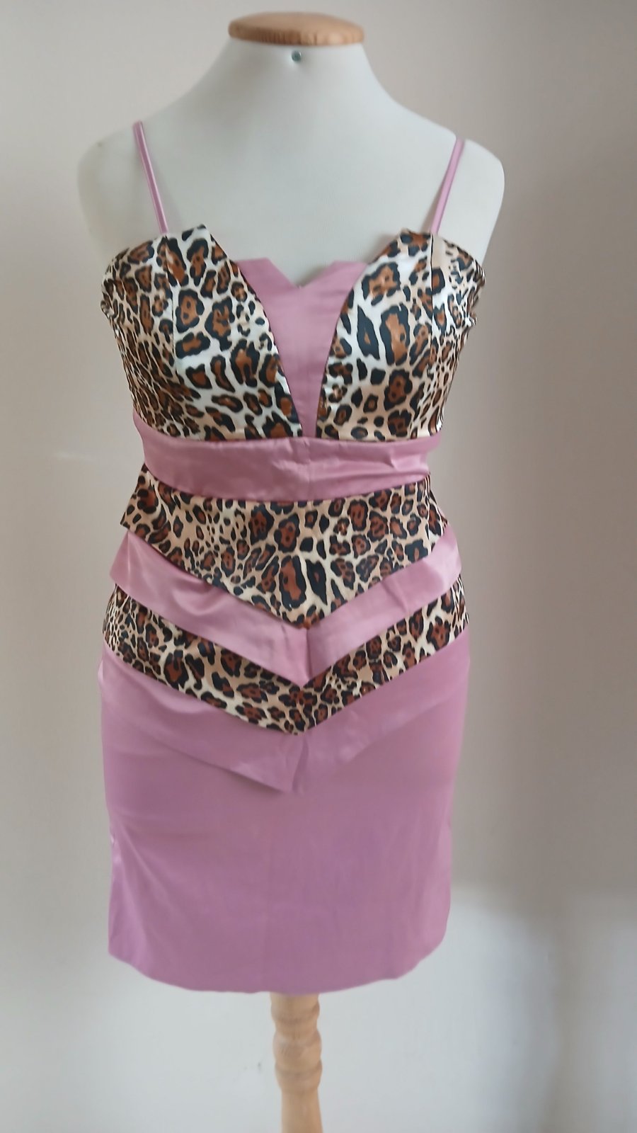 Robe courte, rosé tigre, la taille 36,38 