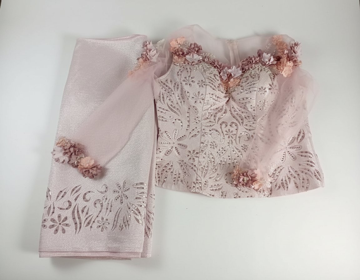 Ensemble tres chic ,soirée,sans faute, sans défaut, jdid barcha rose poudré, la taille 40,42 