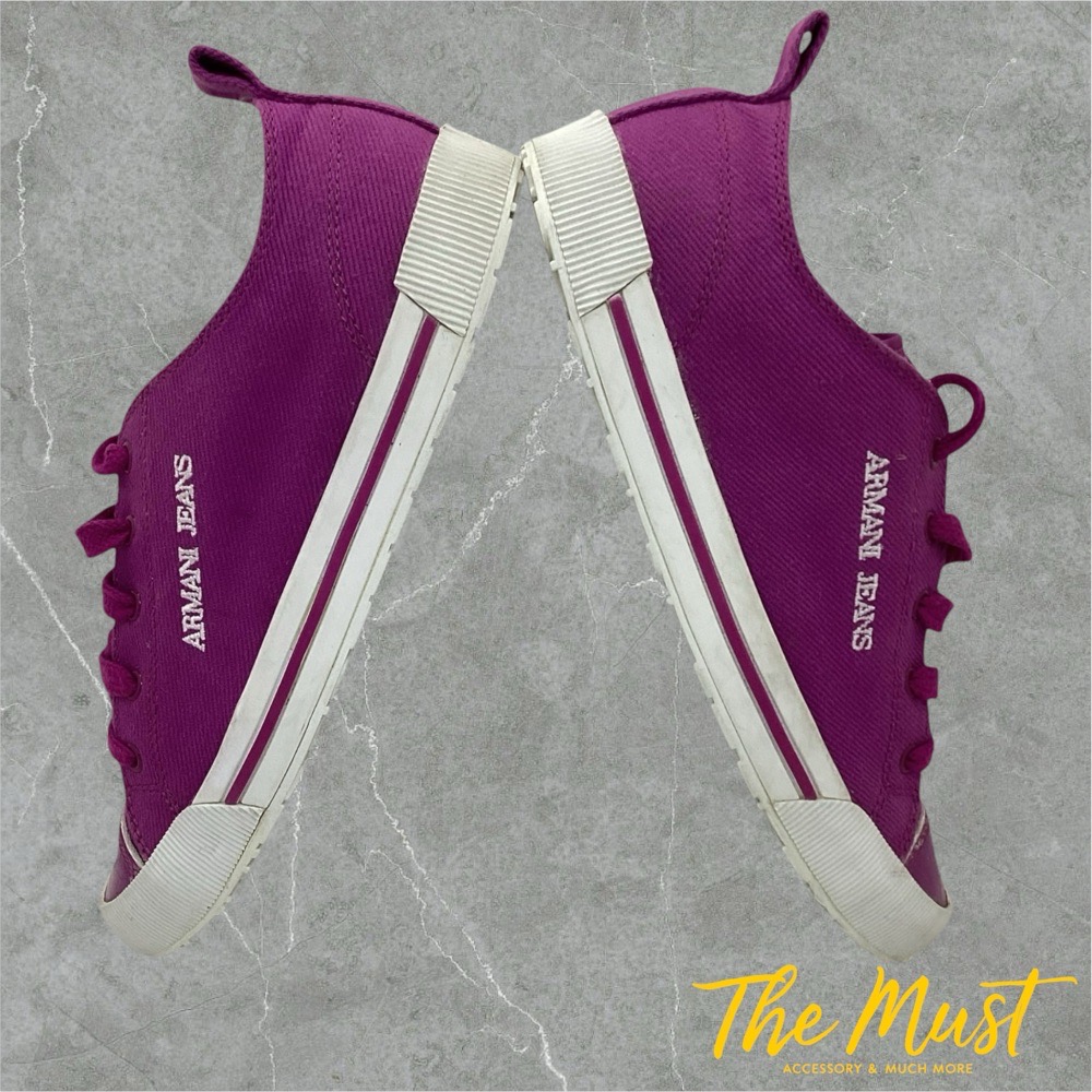 Chaussures ARMANI JEANS Violet pour fille en excellent état 