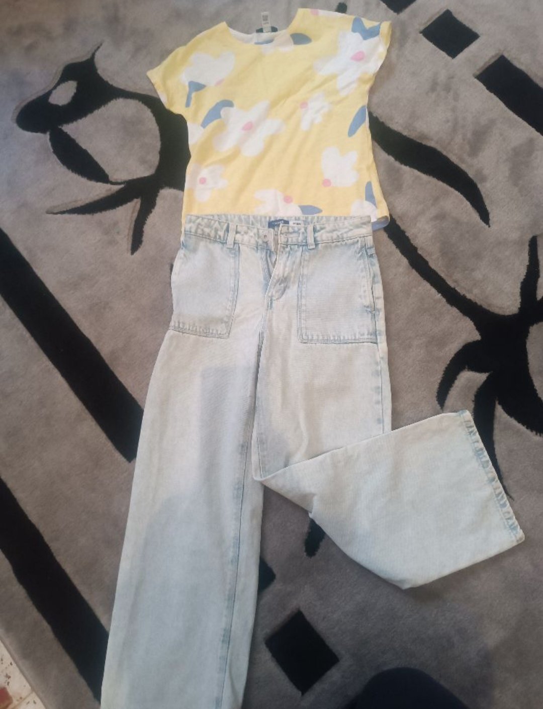 Tenue fille portee une fois