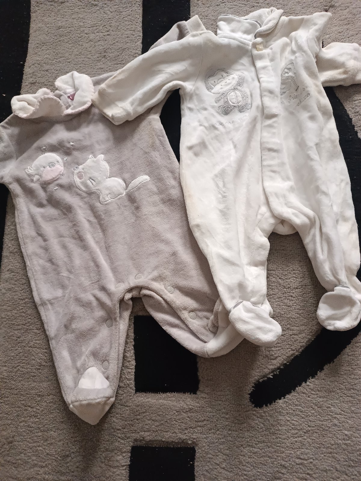 2 pyjamas velour fille