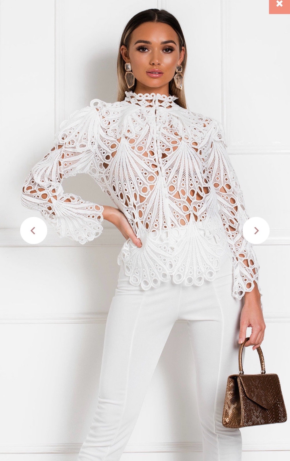 Chemisier blanc en dentelle guipure de la marque Azaka Paris taille unique