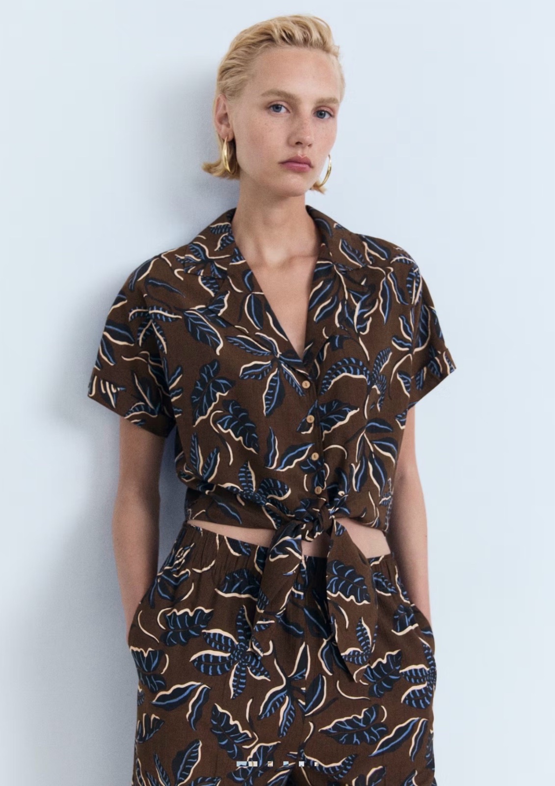 CHEMISE COURTE IMPRIMÉE AVEC NOEUD Taille L