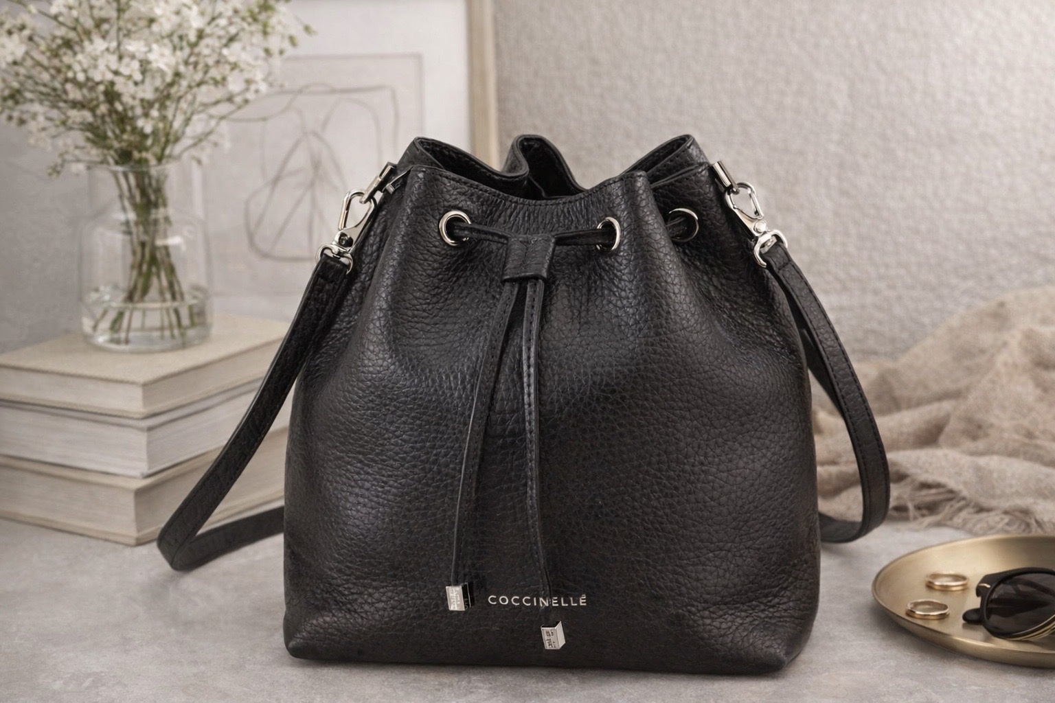 Sac sceau Coccinelle en cuir authentique – format généreux