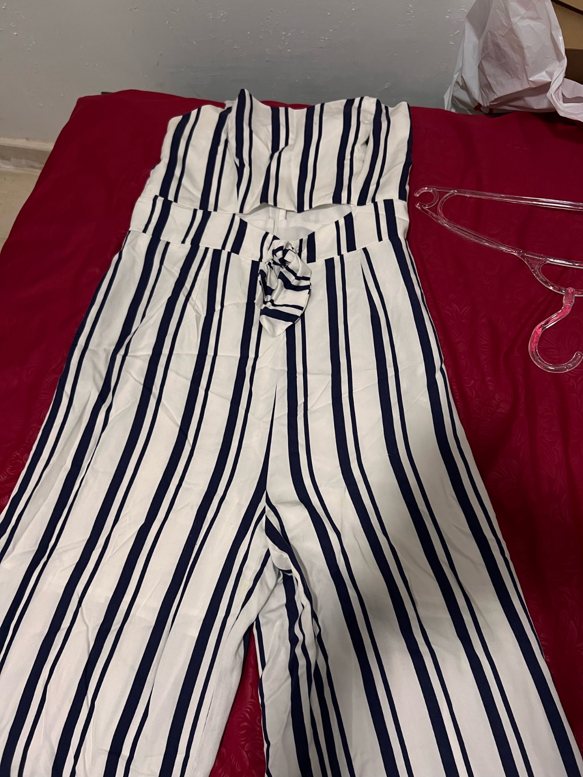Une compenition reai tres style pretaille son tesue est tres legee 