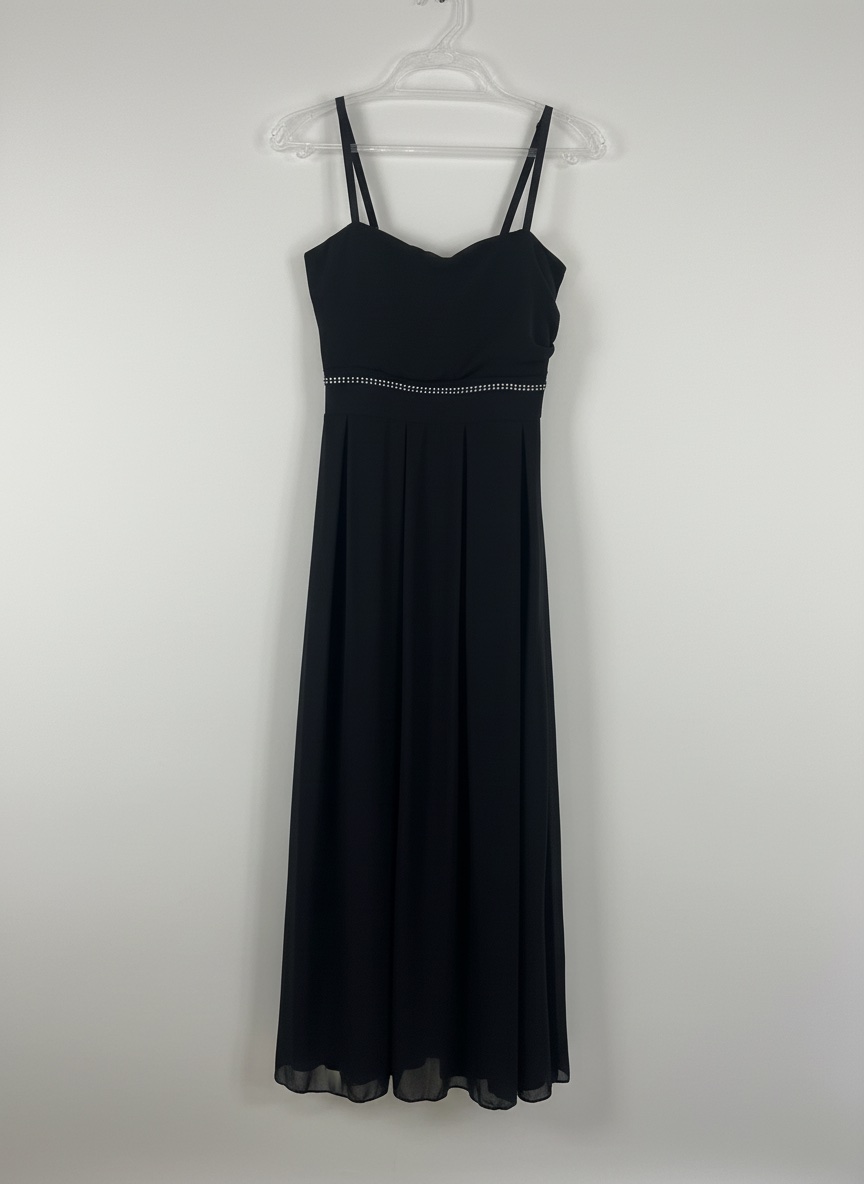 Robe noire bretelle