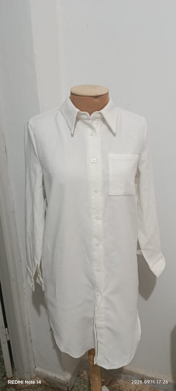 Lot deux chemise longues 🤍 chemise blanc taille s chemise bleu taille m 