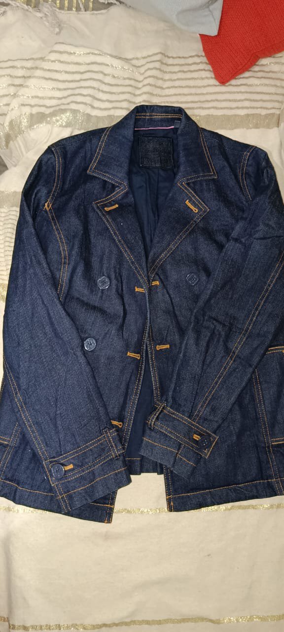 Veste en jean + pull gratuit 🤍