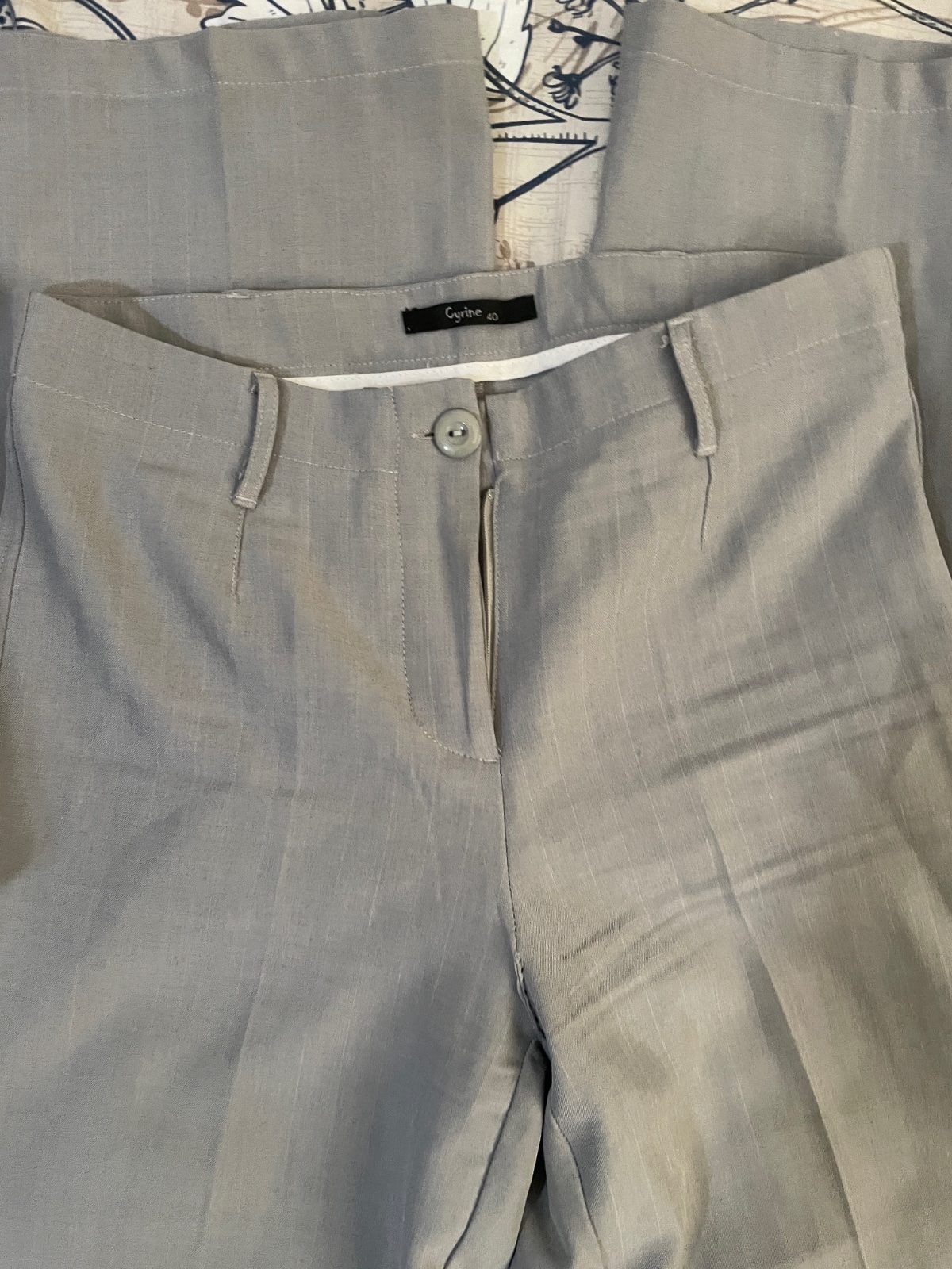Pantalon couleur gris