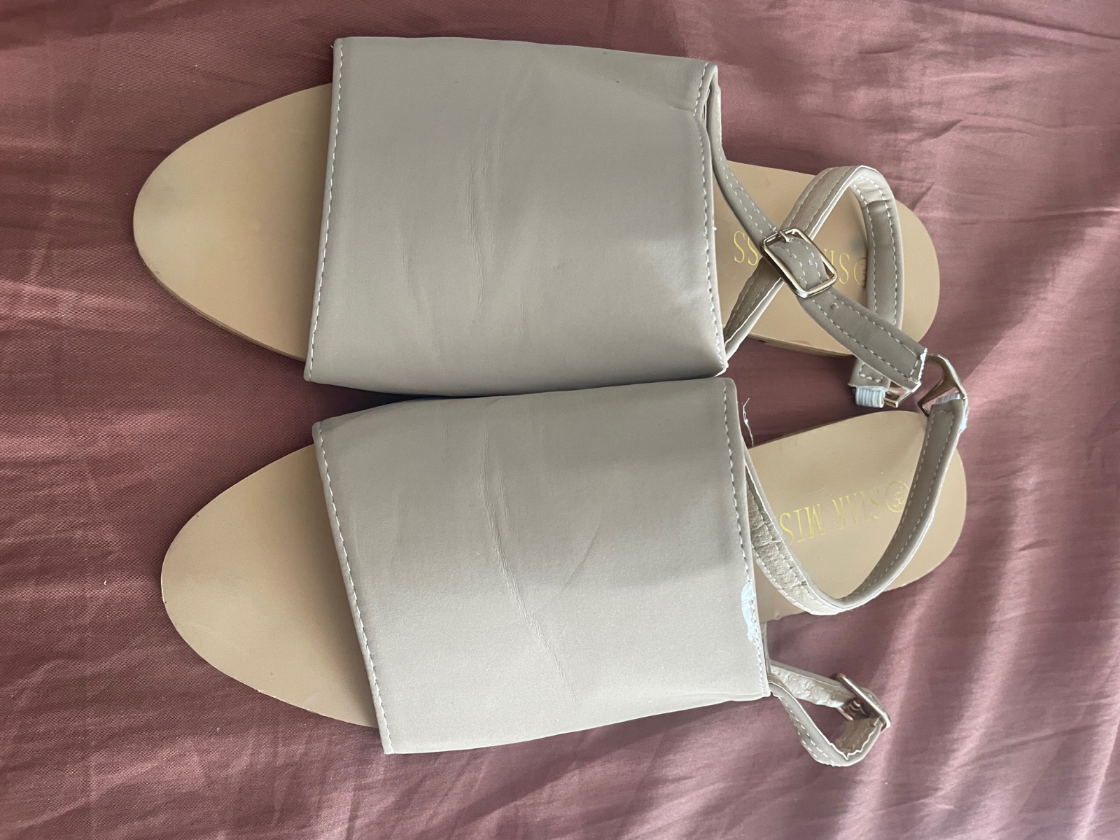 Sandales, couleur beige