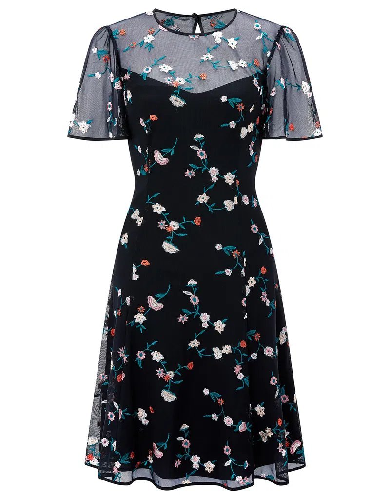 Robe noire brodée fleurs