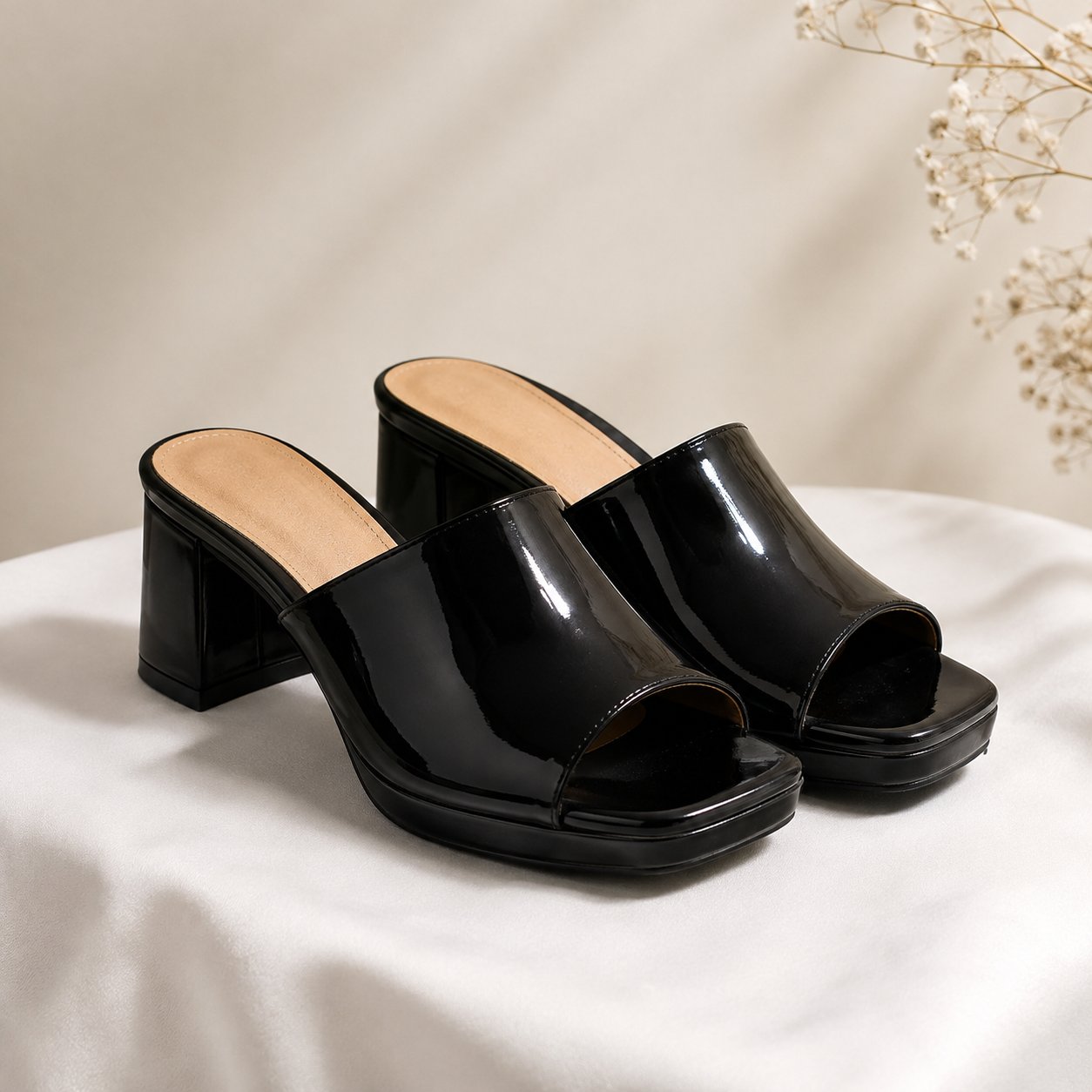 Escarpins mules noirs à talons carrés